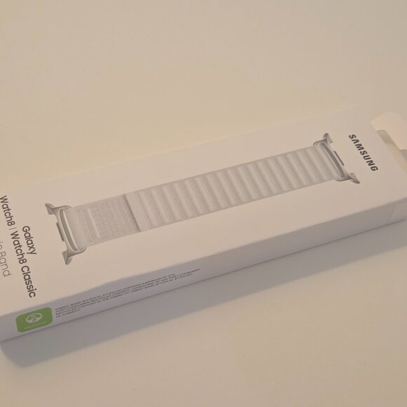 Samsung Fabric Band - Galaxy Watch8/Classic, White, S/M - Picture 5 of 7